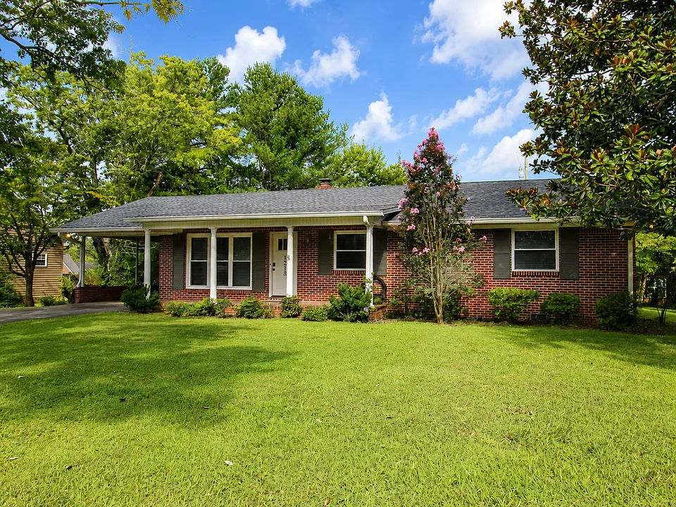 1218 W White Oak Dr