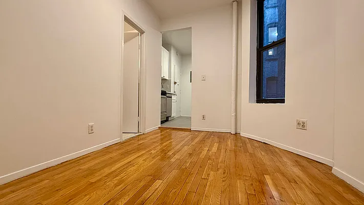 Rented by HOLTON REAL ESTATE INC. | media 6