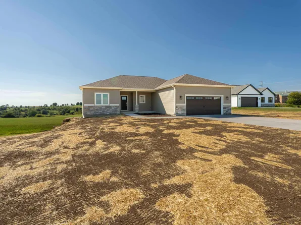 106 Garrett Dr, Barneveld, WI 53507