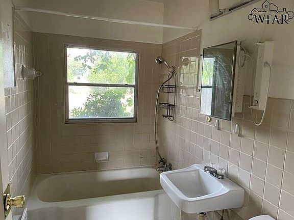 5th image of 3208 York St #2