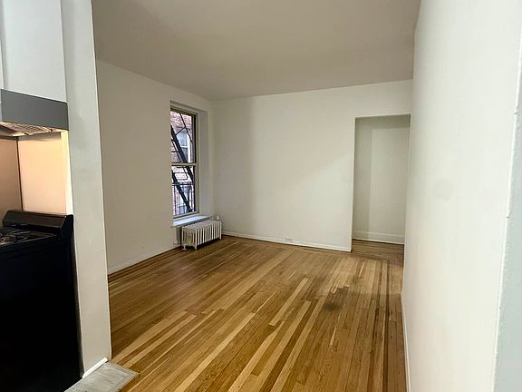 4th image of 8829 Fort Hamilton Pkwy Floor 1