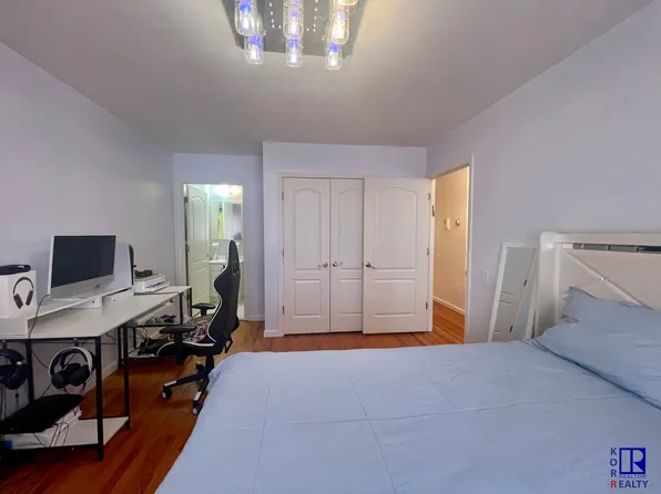 3105 Emmons Avenue image 15 of 31