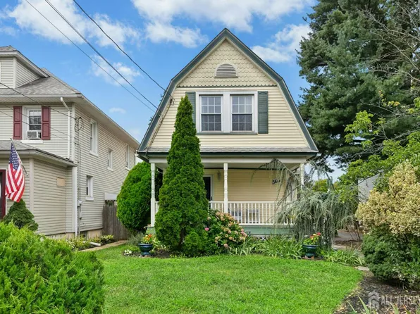 366 Broad St, Sewaren, NJ 07077