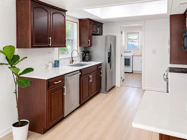 8424 Stillbrook Ave — Photo 8
