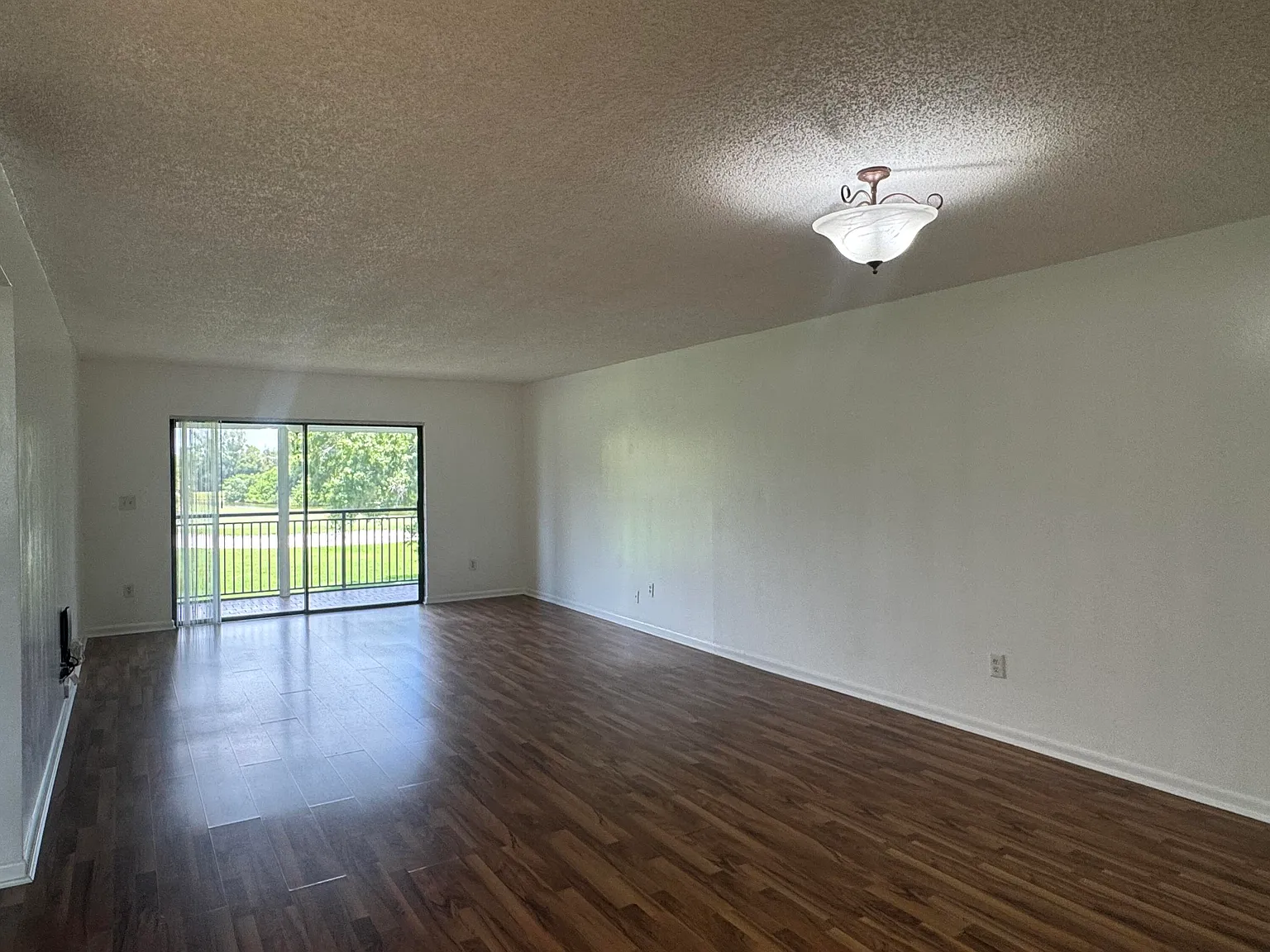 BLDG 4 — Photo 3