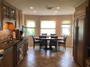 733 Hillcrest Pl, Valley Stream, NY 11581