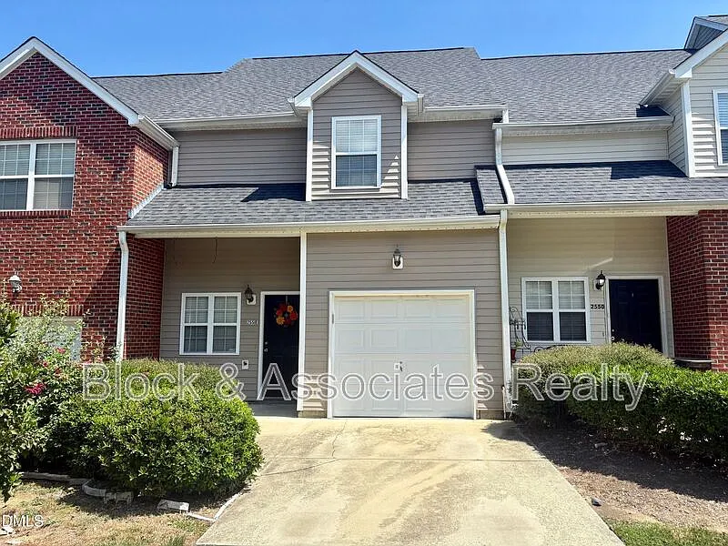 3 bed, 2.5 bath, 1532 sqft, $1,950 — Photo 1