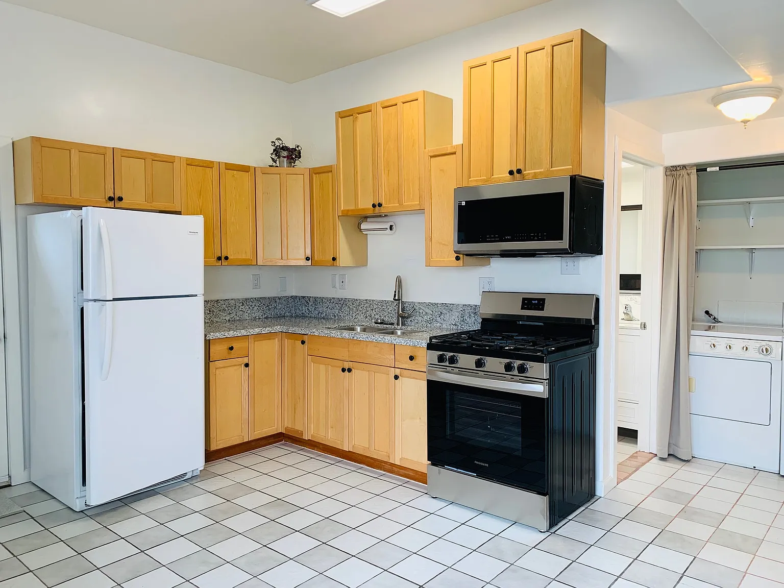 1609 Lemon St photo 1