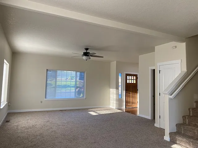 4 bed, 2.5 bath, 1839 sqft, $2,800 — Photo 2