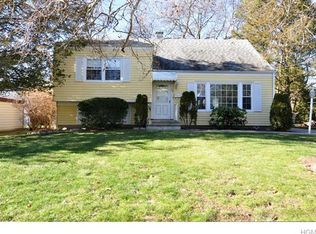 24 Kincaid Dr, Yonkers, NY 10710