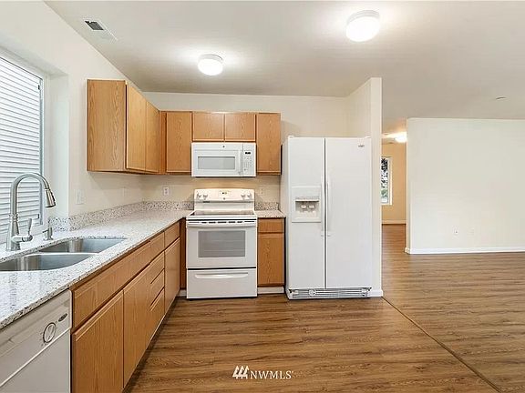 3rd image of 1634 Brown Ave