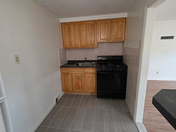 5th image of 6327 Eastwood St Floor 2