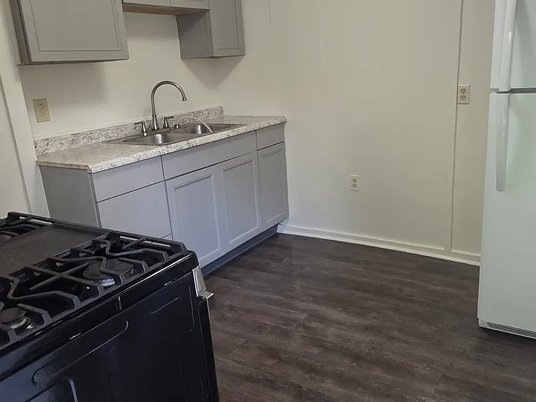 1011 Barret Ave #1 — Photo 7