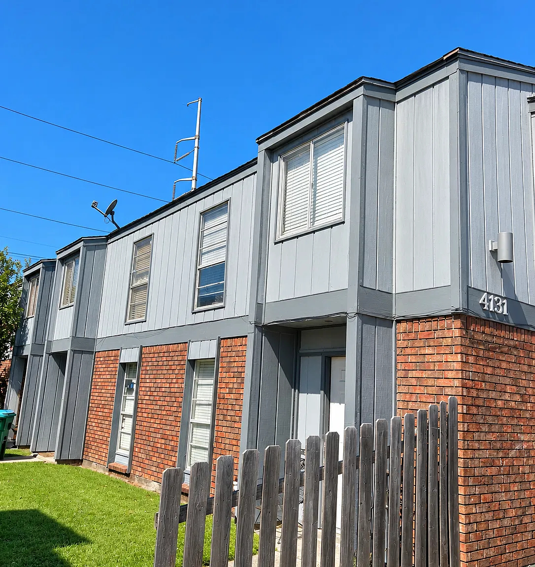 3 bed, 1350 sqft, $1,600 — Photo 1