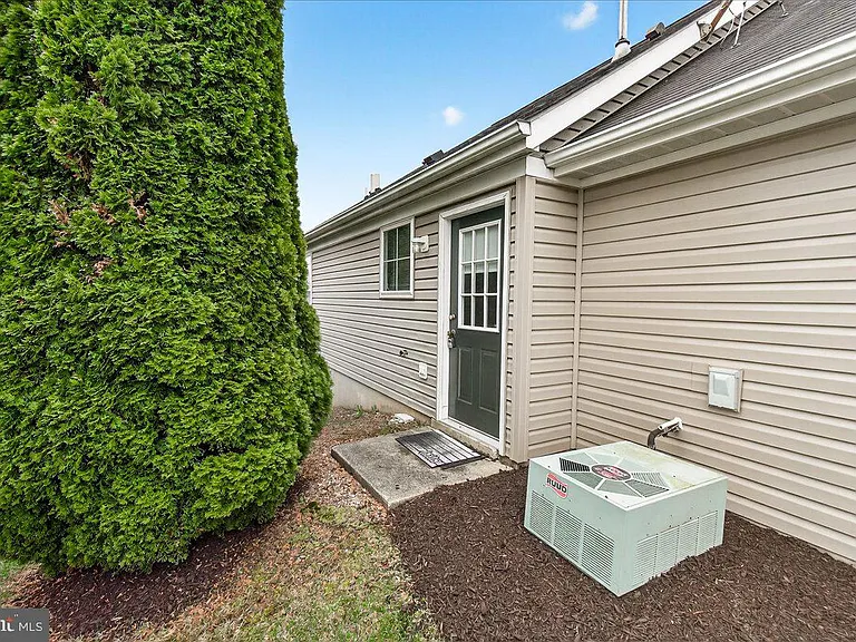 1110 Jousting Way — Photo 27