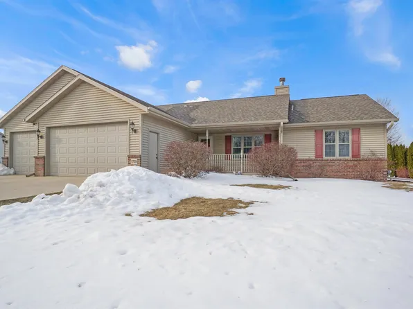 1739 Park Ridge Ln, Fond Du Lac, WI 54937