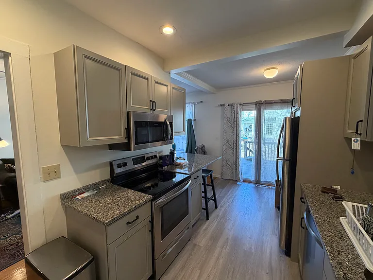 322 Clark Ave — Photo 7