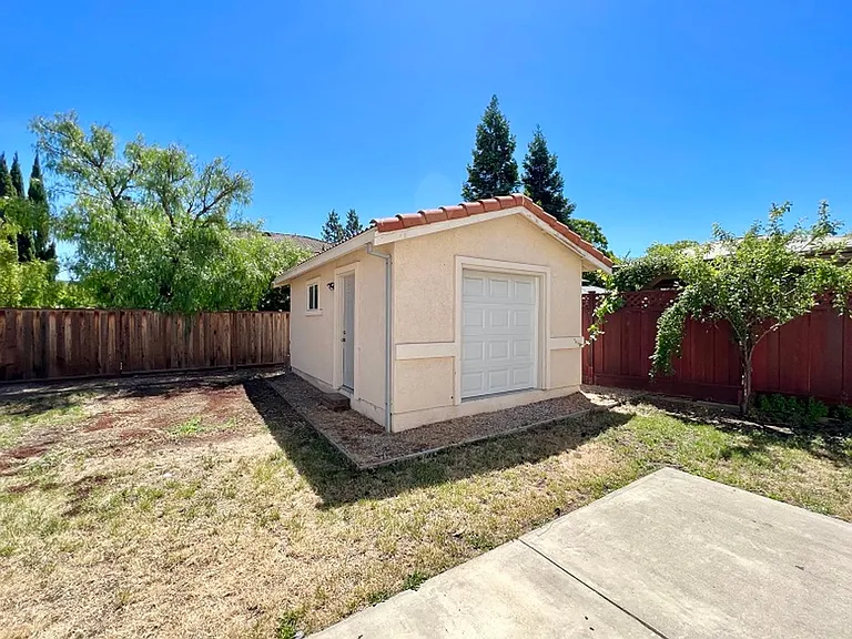 1924 Shurtleff Ave — Photo 29