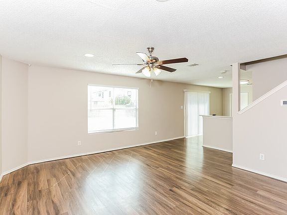 5th image of 225 Allenwood Dr