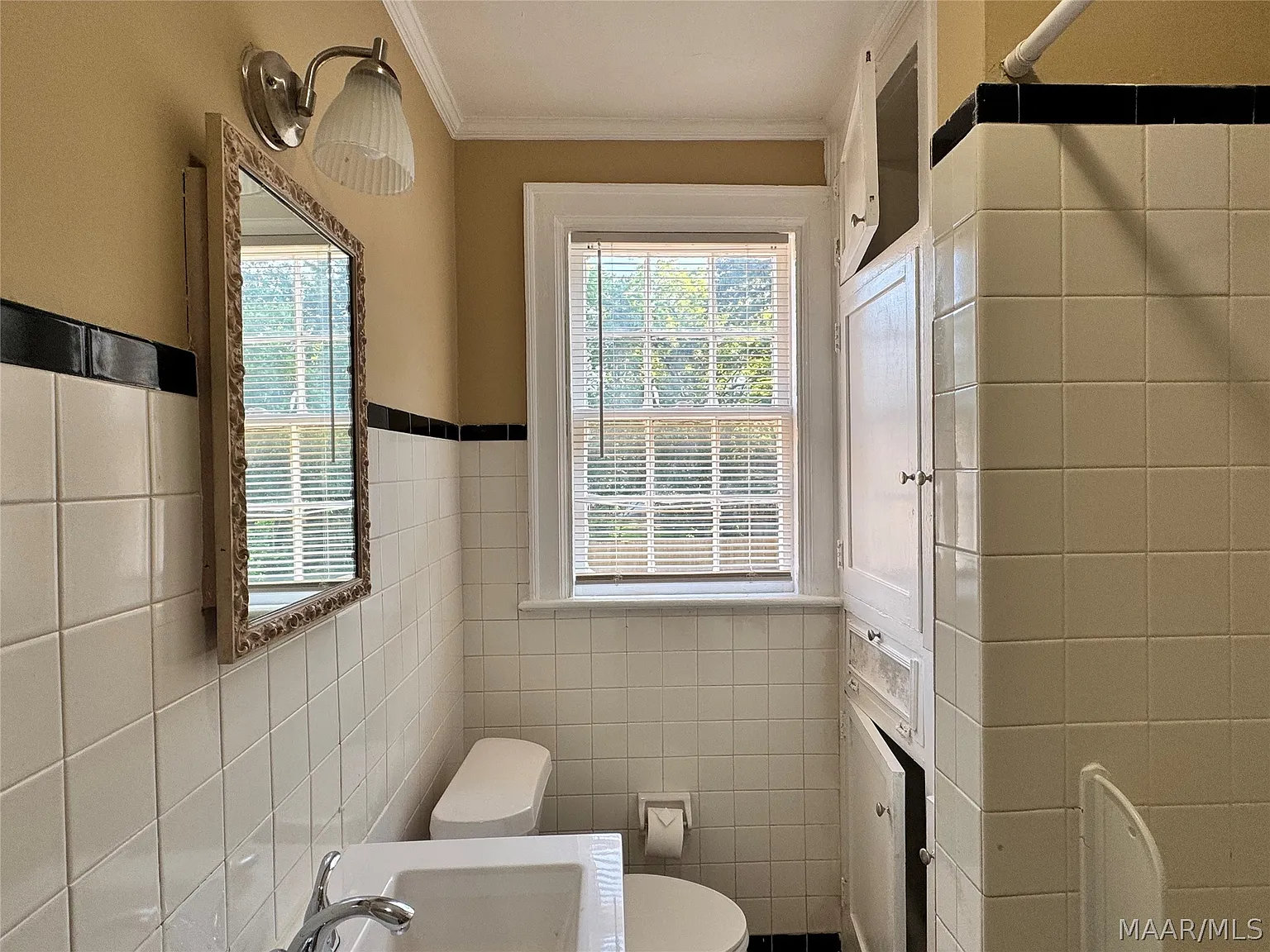 2 bed, 1.0 bath, 1100 sqft, $925 — Photo 3