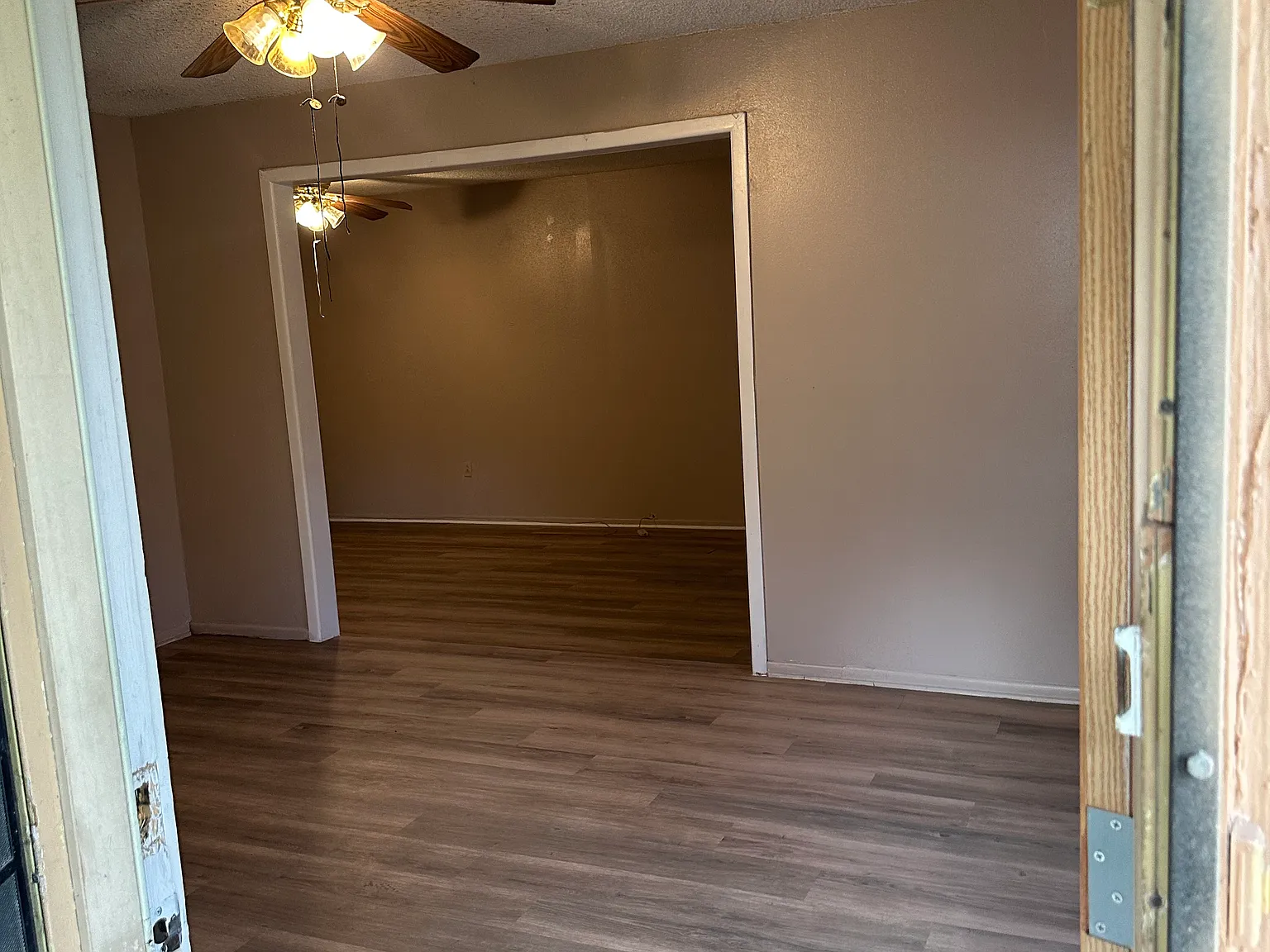 3 bed, 1.5 bath, 1574 sqft, $1,495 — Photo 2
