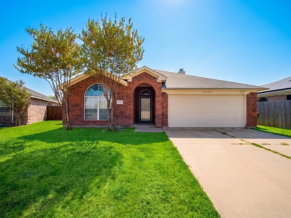 7426 Lake Front Trl