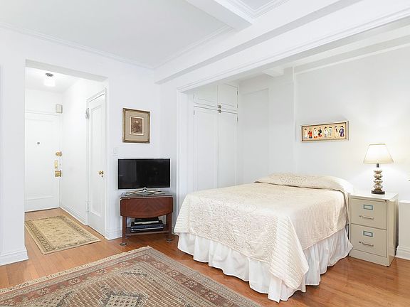 2nd image of 74 W 68th St APT 3B