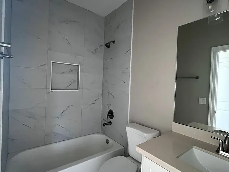 1025 N Clarence Ave #A — Photo 15