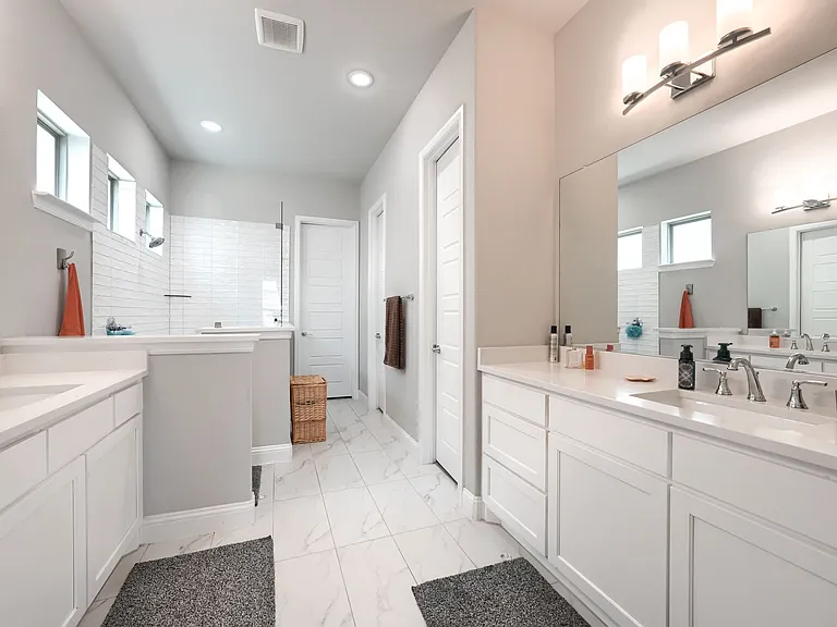 2446 Bainbridge Dr — Photo 13