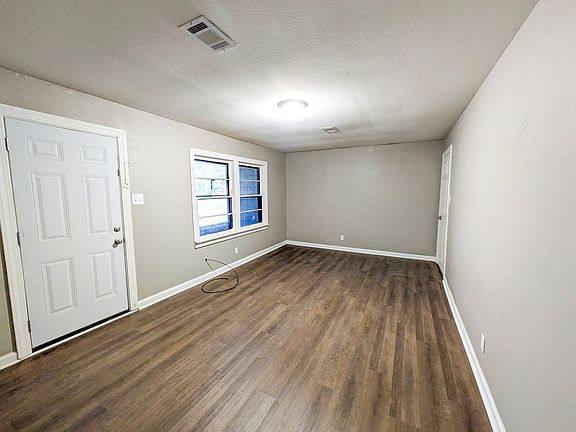 3rd image of 2314 6th St