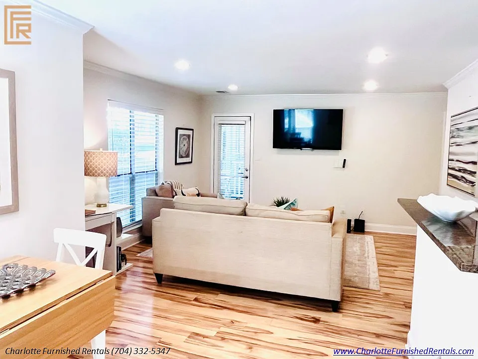 2510 Cranbrook Lane — Photo 3