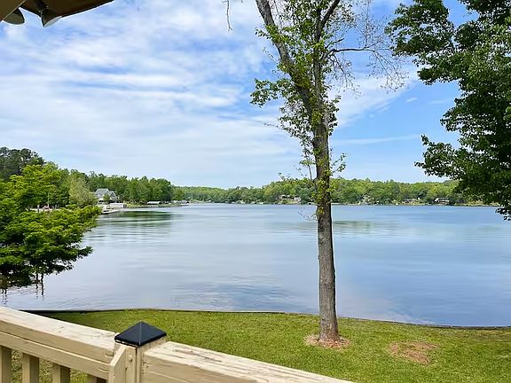 4th image of 1709 Broadway Lake Rd