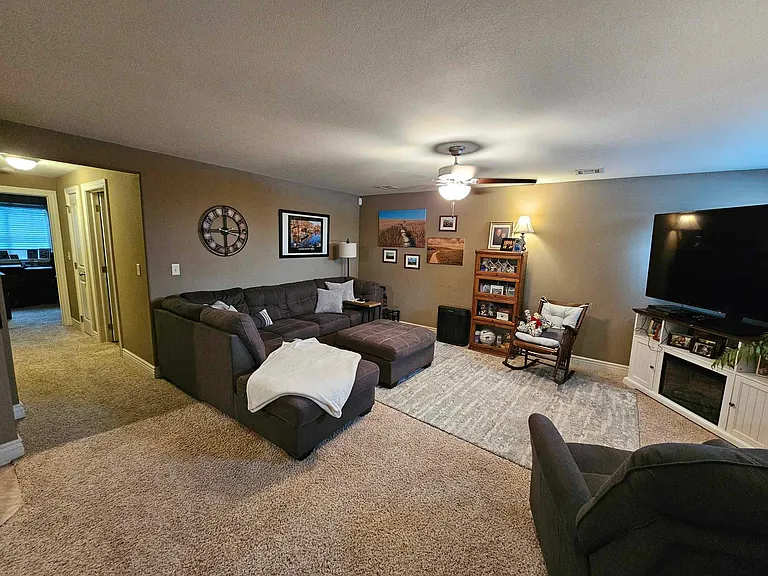 4712 Plumthicket Dr — Photo 14