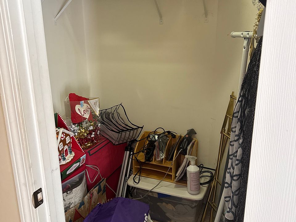 2nd image of 1202 Idlewild Ct