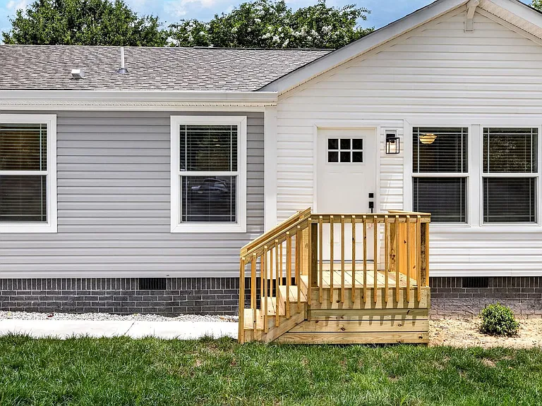 6683 Gary Ln — Photo 3