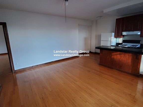 4th image of 941 W Carmen Ave APT 300