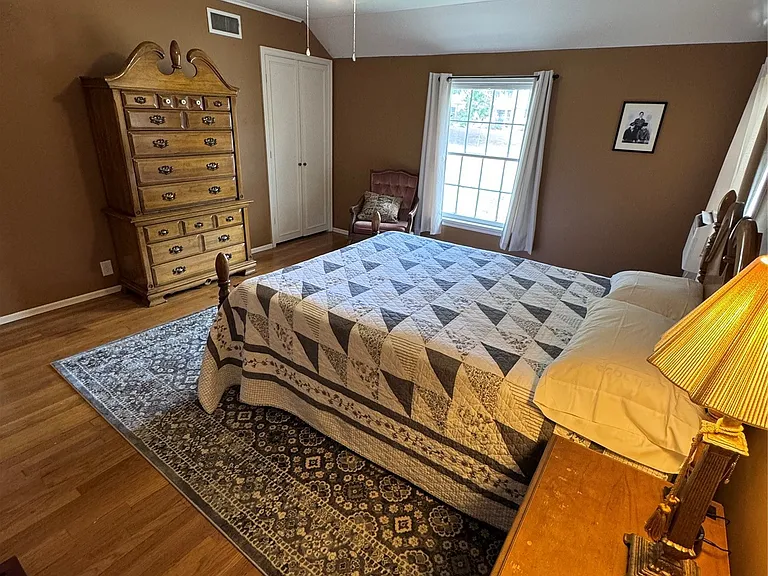 1525 Hillcrest Dr — Photo 19