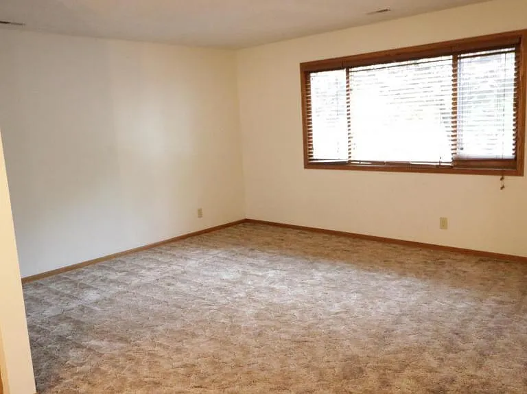 1027 H St #11 — Photo 8