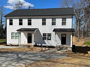 1015 13th Ave NE, Hickory, NC 28601