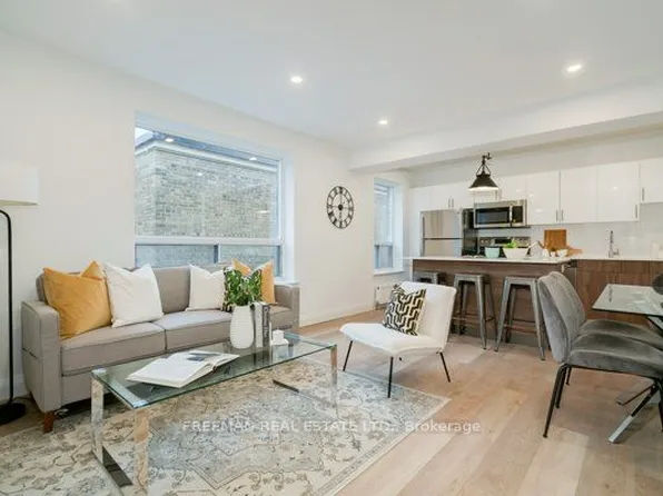 2707 Yonge St, Toronto, ON