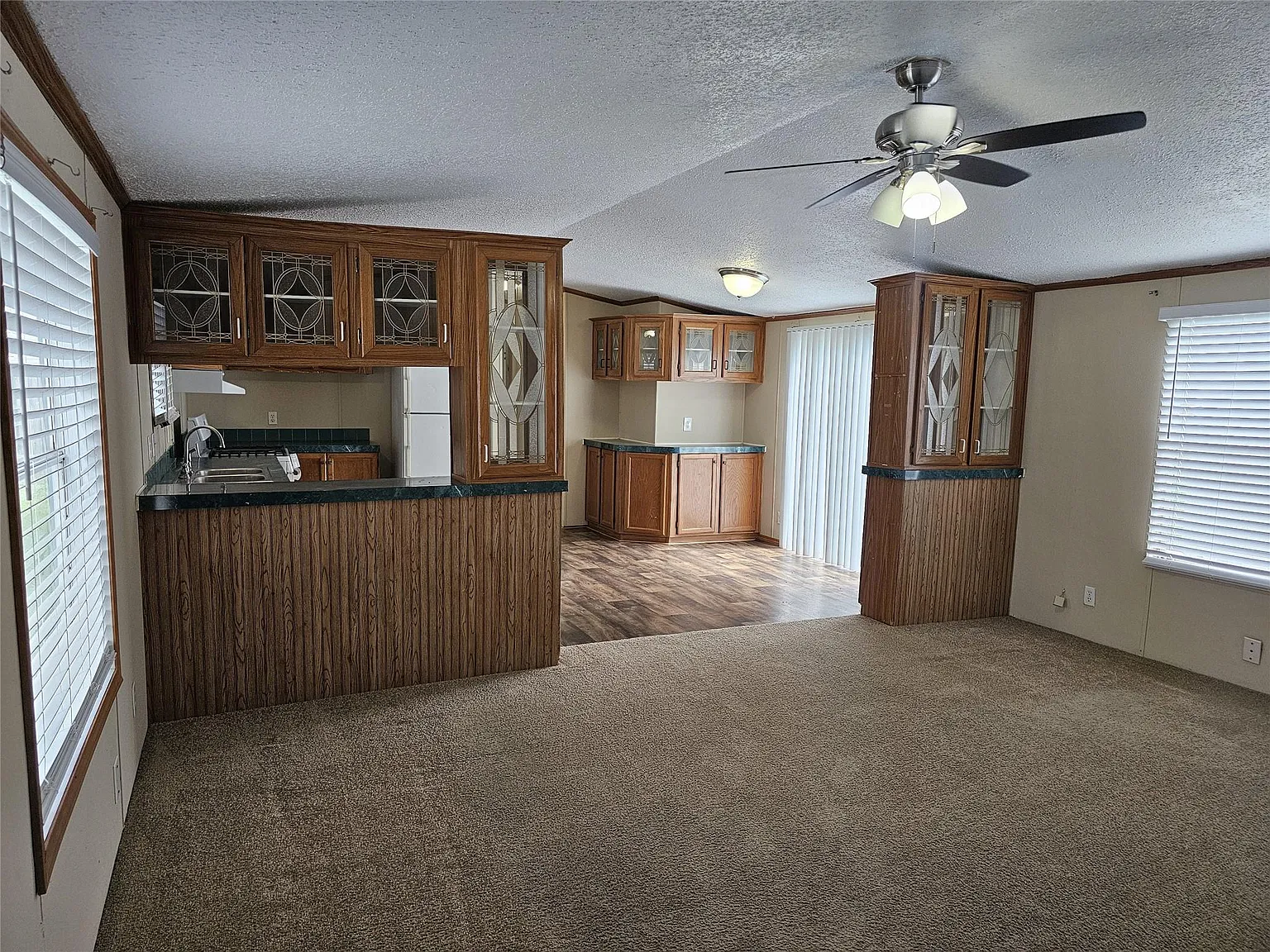 3 bed, 2.0 bath, $1,400 — Photo 1