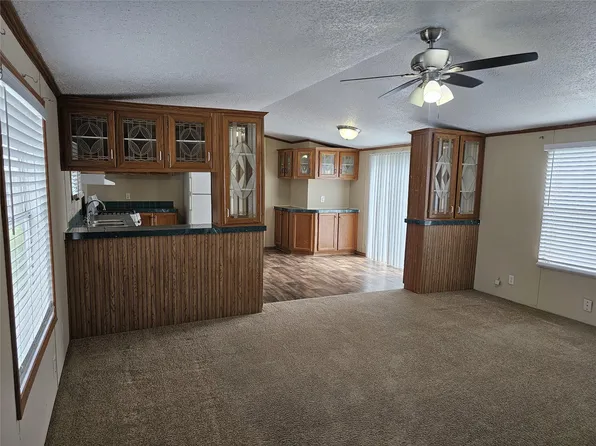 827 Gregs Way, Huffman, TX 77336