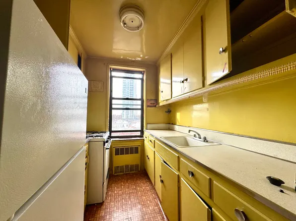 2680 East 19th Street image 6 of 11