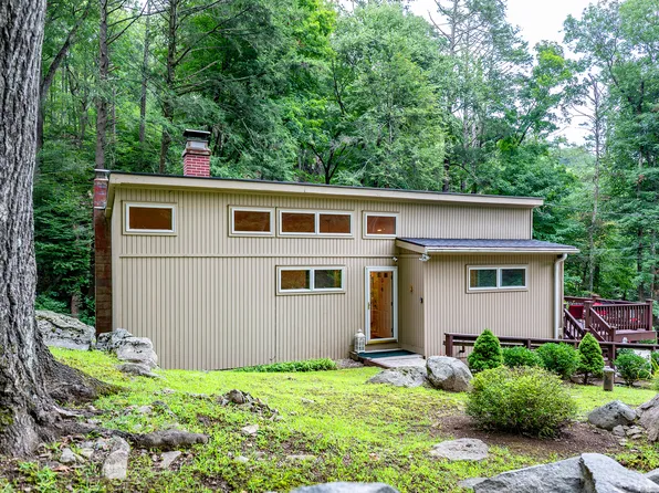 5 Orchard Beach Road, Sherman, CT 06784