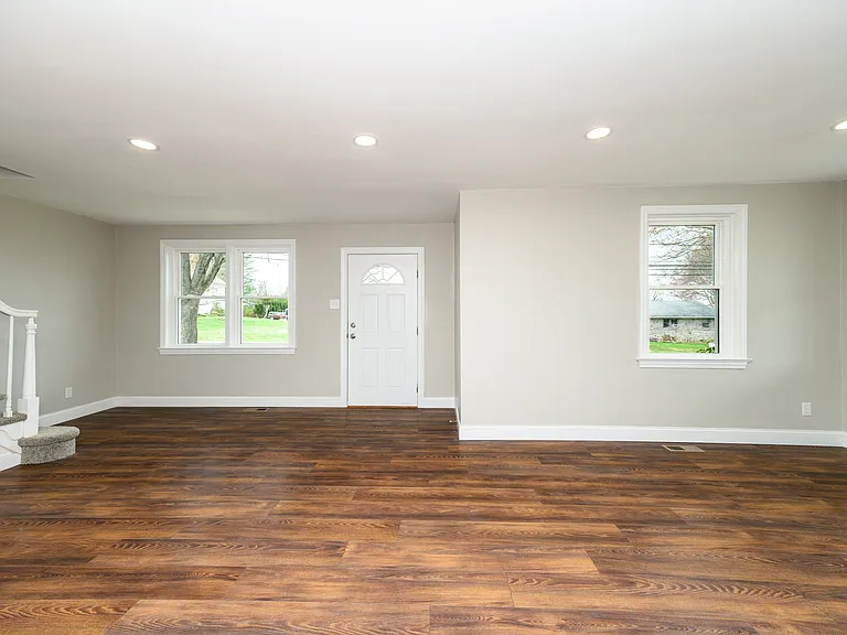 1050 S Keim St — Photo 15