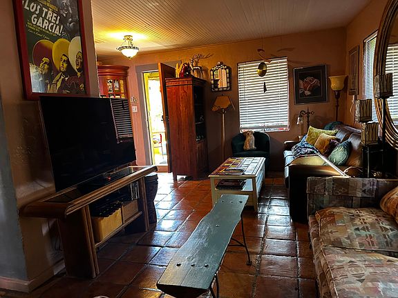 5th image of 432 S Elias Ave