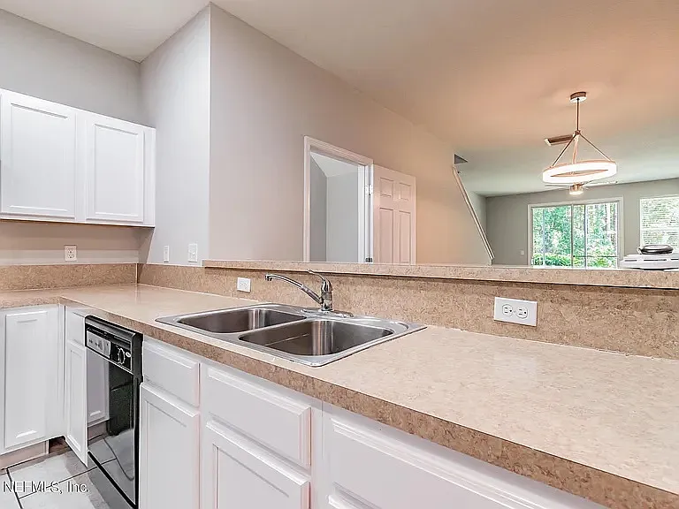 5924 Bartram Village Dr — Photo 8