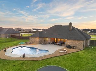 331 Crosswind Dr, Waxahachie, TX 75167