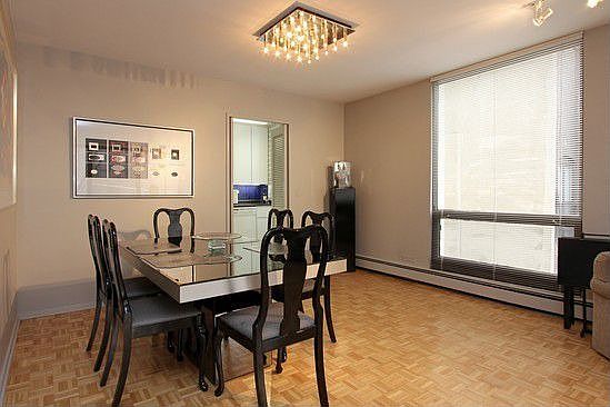 5th image of 100 E Bellevue Pl APT 4E