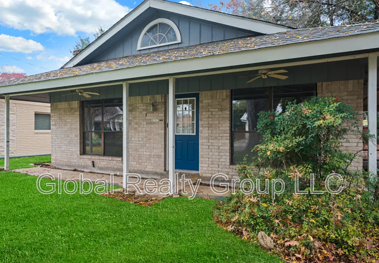 940 Hayselton Ave — Photo 1
